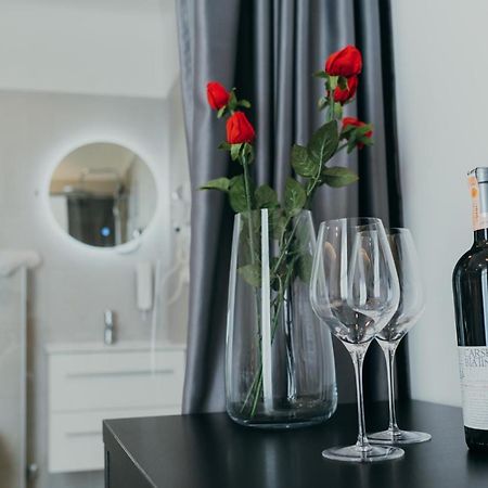 Poppy Downtown Suites Sarajevo SJJ Exteriör bild